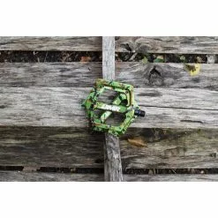 DMR Vault Limited Edition Pedal -BIKES shop DMR Liquid Camo Pedal Feature 4