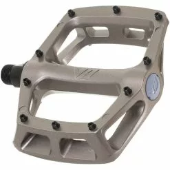 DMR V8 Pedal -BIKES shop ce30f636 abae 45c8 8b7f a8f200af0d4e 4000x1376